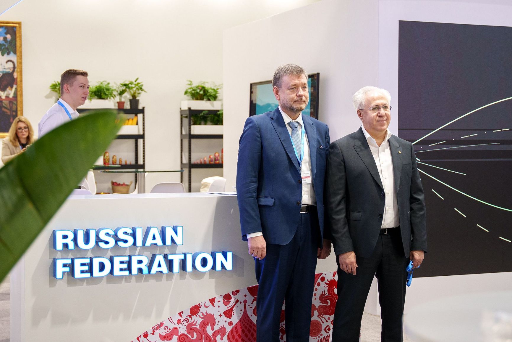 Russia's delegation at COP29 in Baku: Roshydromet head Igor Shumakov (left) and Russian Ecological Society Chairman Rashid Ismailov (right).